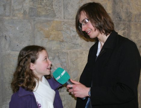 Wendy-Fan Syna und Kids-Reporter Nathanael Ullmann