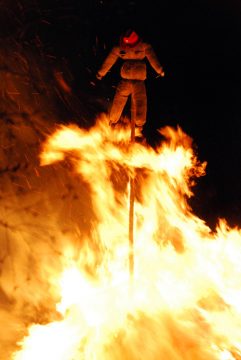 Burgfeuer in der Eifel