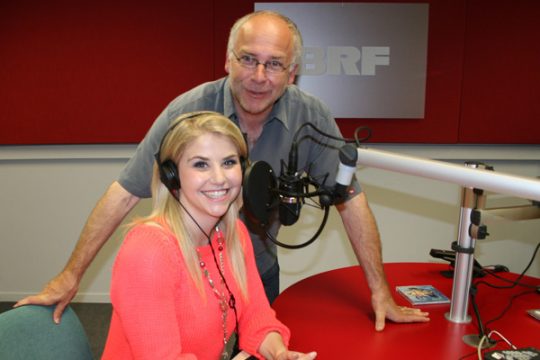 Schlagersternchen Beatrice Egli mit BRF2-Moderator Horst Senker