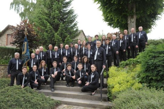 Die Mitglieder des Kgl. Musikvereins "Concordia" Recht