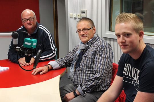 Mundart-Moderator Jacky Aussems mit Robert und Andy Goebbels