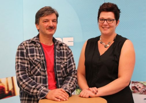 Vviane Scharres-Jost und Raymond Andres führen durch die Mundartveranstaltung