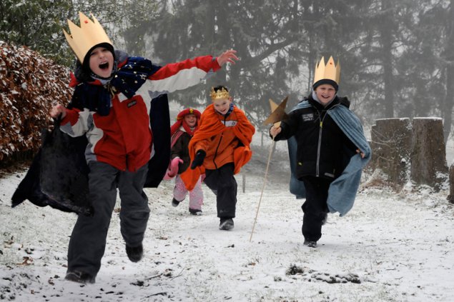 Auch in Ostbelgien sind in diesen Tagen wieder Hunderte Kinder als Sternsinger für den guten Zweck unterwegs.