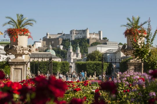 Mirabellgarten mit Blick auf die Festung
