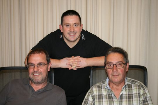 Mundartmoderator Pascal Gangolf mit Bernd Niessen und Albert Jost