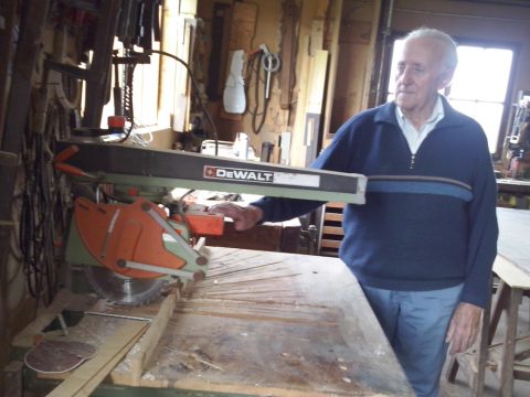 Bauschreiner Johann Schöpges in seiner ehemaligen Werkstatt