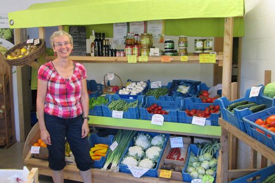 Ludwina in ihrem Hofladen in Hünningen bei Büllingen