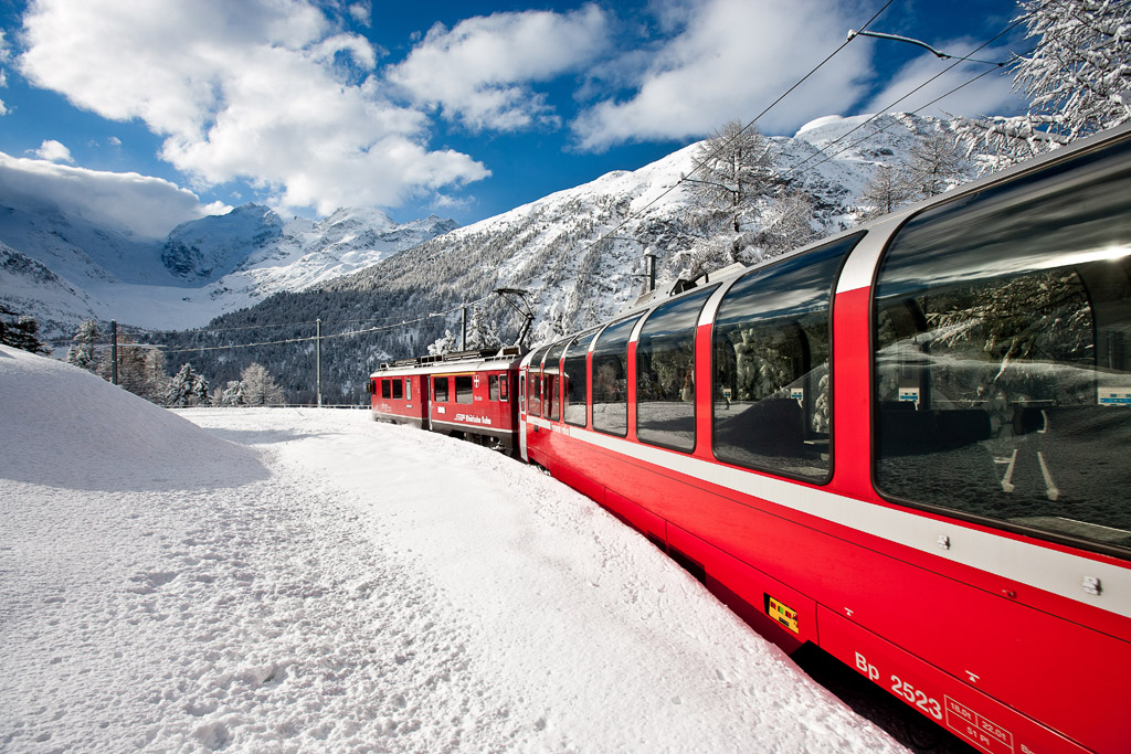Die Berninalinie der Rhätischen Bahn im Winter