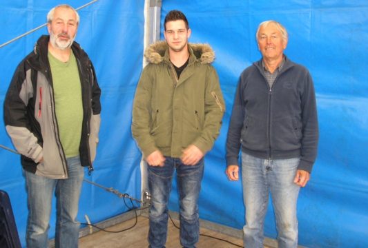 "Dorfhaus Eynatten" mit vlnr Werner Kalff, Noah Emonts und Laurenz Cormann.