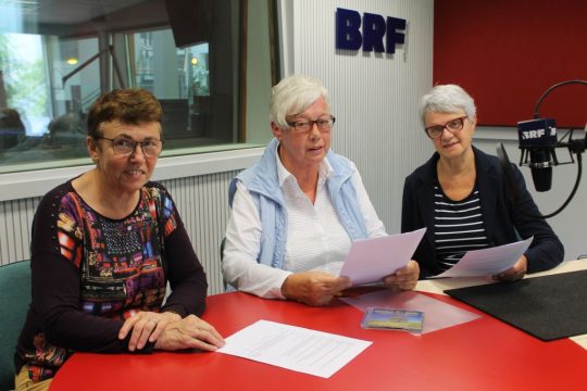 Annemie Ernst (l.) und Irmgard Brüll (r.) zu Gast bei Maria Klöcker