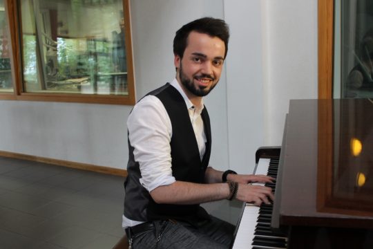 Jonathan Zelter am BRF-Flügel