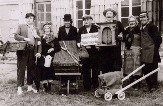 "De Öüpener Originale" 1974 (Hans Wertz auf dem Foto links)