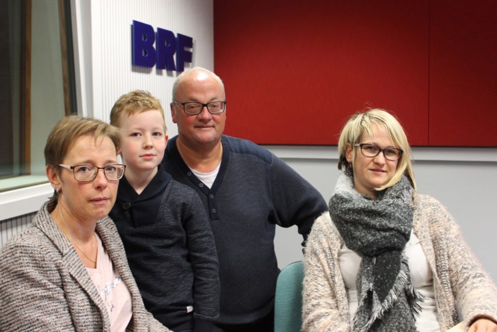 Zu Gast bei Jacky Aussems (Mitte): die stellvertretende Schulleiterin Patricia Maats, Schüler Maurice Renier und Joëlle Xhonneux vom Elternrat (vlnr)