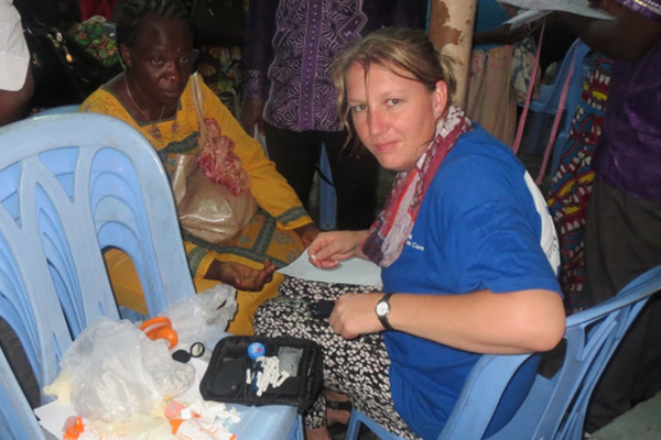 Diabetes-Beraterin Conny Huberts aus Weckerath in Afrika
