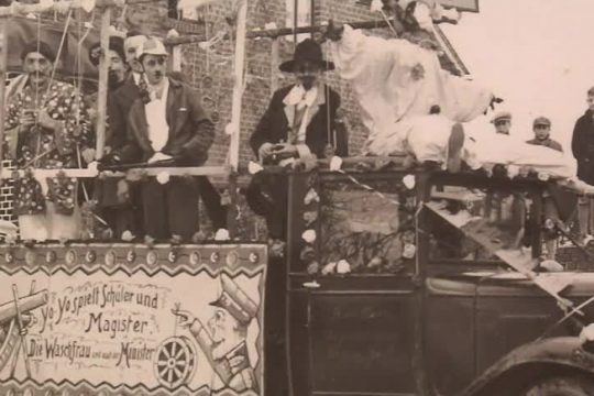 Eifeler Mundart: 150 Jahre Karnevalsumzug in St. Vith