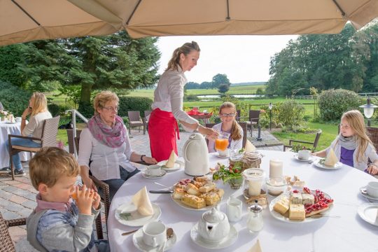 Das Frühstück auf dem Rosenhof (Foto: Albers Rosenhof Lüneburger Heide)