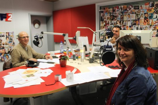 8000 Mal WiT: Im Studio Ralph Schmeder, Moderator Michael Larsen und Claudia Velz.