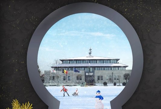 Weihnachtsmotiv mit BRF-Funkhaus