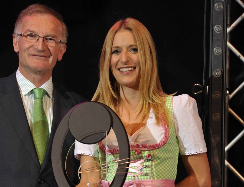 Stefanie Hertel mit Laudator Bürgermeister Christian Krings bei der Verleihung der Goldenen Antennen 2013