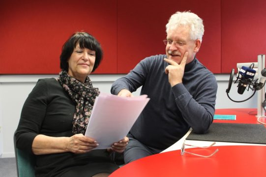 Pfarrerin Christine Treichel im Gespräch mit Synodalpräsident Steven Fuite