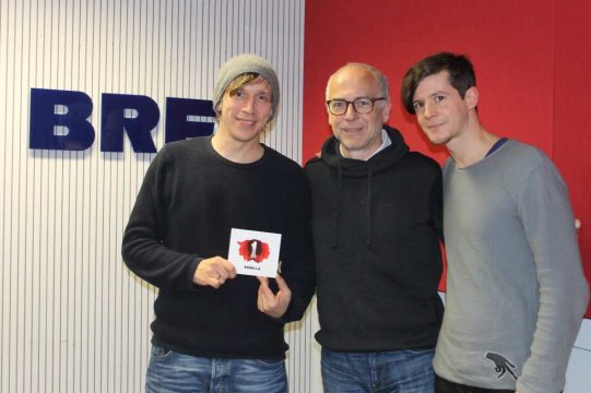 Basti und Sebi (mit Horst Senker) stellen das neue Kasalla-Album vor