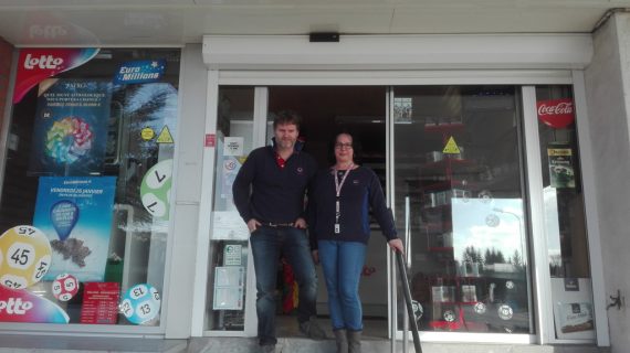 Theo Ohn vor seiner Tankstelle in Kelmis (Bild: privat)