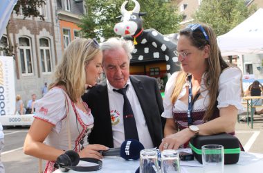 Tirolerfest 2018 BRF und RAI - Pressesprecher Hans Schmitz mit Julia und Rosy