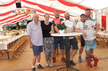 Tirolerfest 2018 - de Thekenkleber als treue Helfer mit Franz-Jupp Sebastian