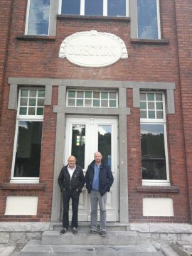 Raymond Lenaerts und Louis Göbbels vor dem Museum "Vieille Montagne" (Bild: Marc Hamel)