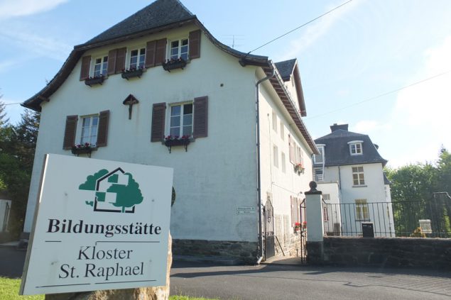 Kloster "St. Raphael" in Montenau