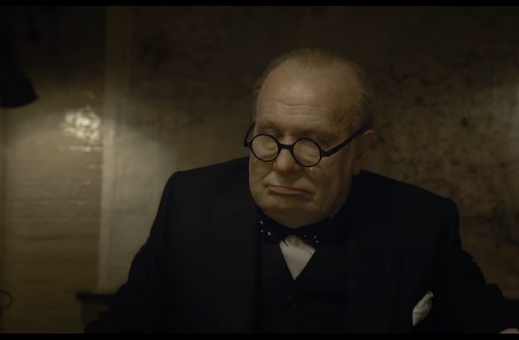 Gary Oldman als Churchill in dem Film "Die dunkelste Stunde" (Quelle: YouTube)
