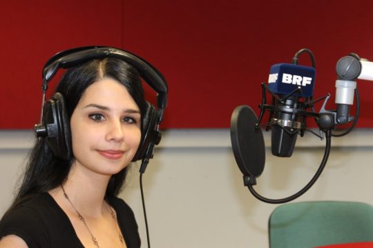 Johanna Krins, die blinde Sängerin von "Bannkreis" stellt das erste Album der Band vor