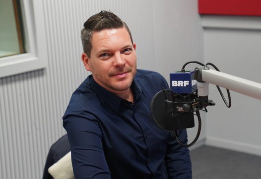 Mario Steffen stellt sein drittes Album bei BRF2 vor (Bild: BRF)