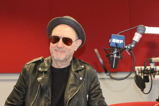 Stefan Waggershausen stellt sein neues Album vor (Bild: BRF)