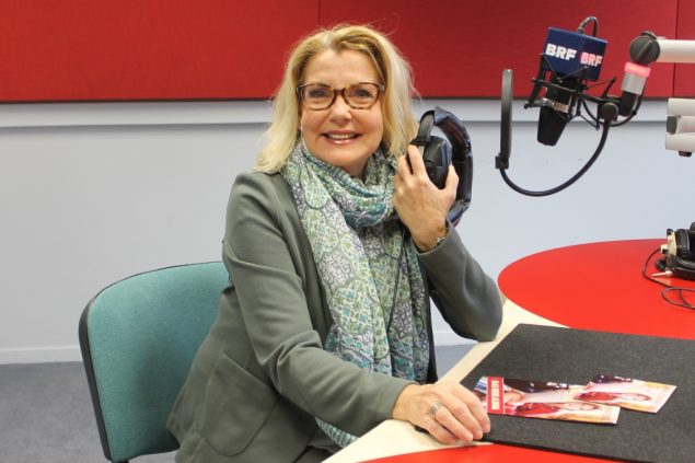 Jane Comerford stellt ihr neues Album vor (Bild: BRF)