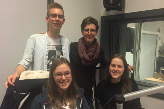 Jan Schumacher und Alice Louges (hinten), Lea Peters und Louisa Tangeten (vorne)