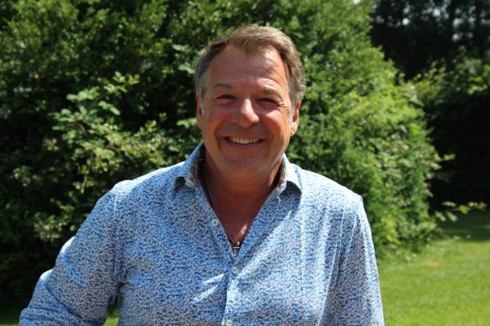 Patrick Lindner stellt sein Jubiläumsalbum bei BRF2 vor (Bild: BRF)