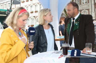 BRF2 live vom 39. Tirolerfest: Bürgermeistertreffen Claudia Niessen (Eupen) und Daniel Stern (Mieders)