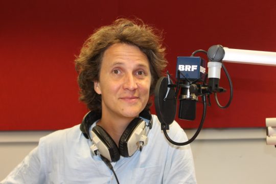 Felix Meyer zu Gast im BRF2-Künstlertreff (Foto: BRF)