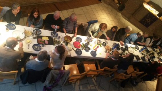 Brich mit den Hungrigen dein Brot (Bild: Christine Treichel)