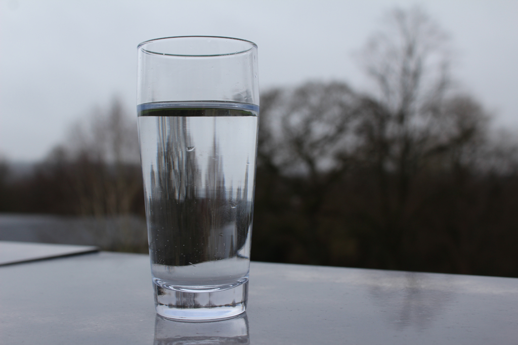 Wasser Glas Trinkwasser (Bild: Volker Krings/BRF)