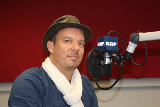 Erik Manouz stellt sein zweites Album vor