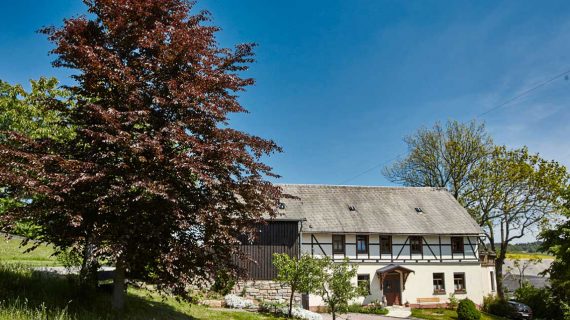 Berghof in der Sonne