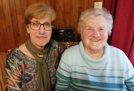 Moderatorin Marita Marquet mit Franziska Cremer-Herbrandt, rechts (Foto privat)