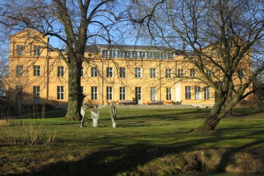 Schloss Ziethen im Vorfrühling