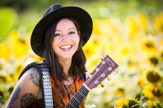 Nadine Fingerhut stellt ihr neues Album vor