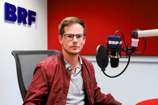 George Philippart stellt sein Album "C'est Moi" vor (Bild: Julien Claessen/BRF)