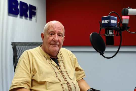 Manfred Leuchter zu Gast im Künstlertreff (Bild: Julien Claessen/BRF)