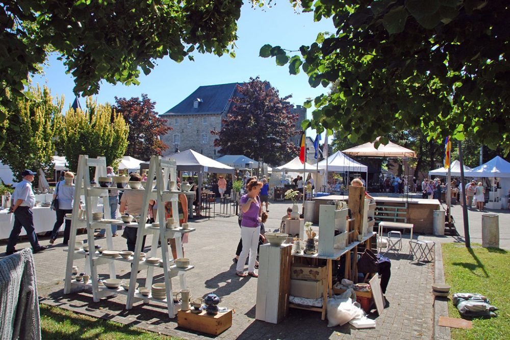 Keramikmarkt Raeren (Foto: Töpfereimuseum Raeren)