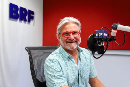 Walter Strom zu Gast im Künstlertreff (Bild: Julien Claessen/BRF)